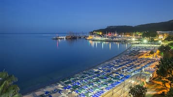 Private beach, sun-loungers, beach umbrellas, beach towels