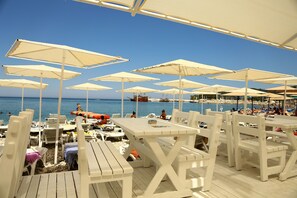 Breakfast, lunch, dinner served; Turkish cuisine  - Bonn Beach Hotel by RRH&R (Kemer)