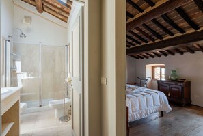 Apartment, 2 Bedrooms | Bathroom