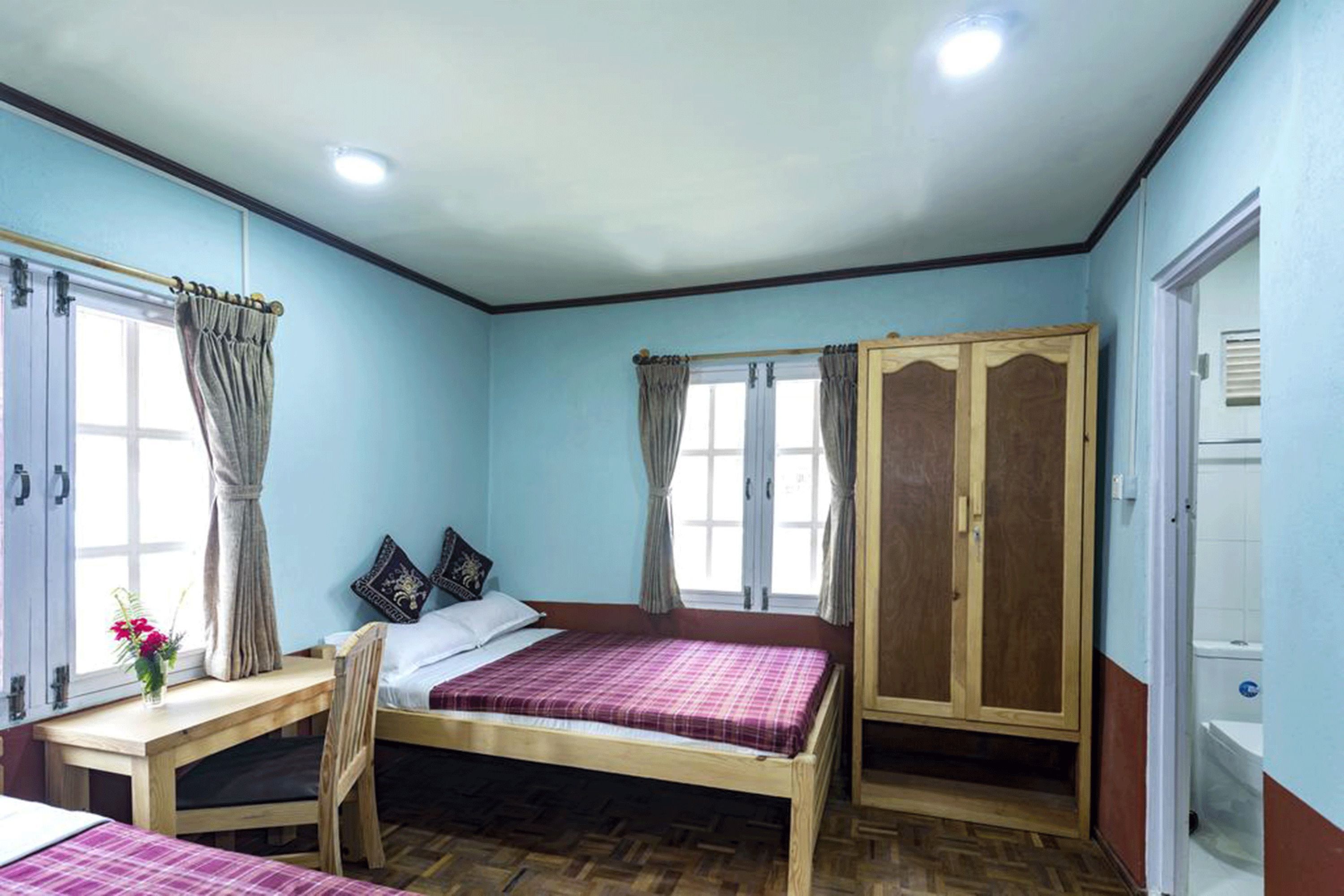 In-room safe, desk, soundproofing, free WiFi
