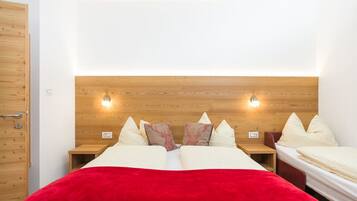 Tripla Comfort, 1 camera da letto | 1 camera, una scrivania, Wi-Fi gratuito