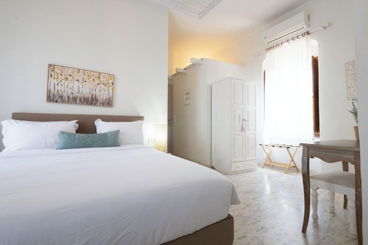 Individually decorated, individually furnished, soundproofing