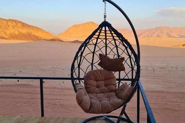 Terrace/patio - Hasan Zawaideh Camp (Wadi Rum)