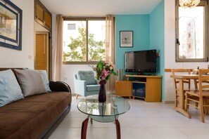 Apartment, 1 Bedroom | Living room | Flat-screen TV - Ben Yehuda Corner (Tel Aviv)