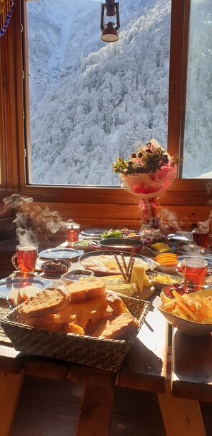Breakfast area - Ayder Suit (Camlihemsin)