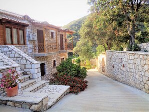 Exterior - Menina Farm (Kalamata)