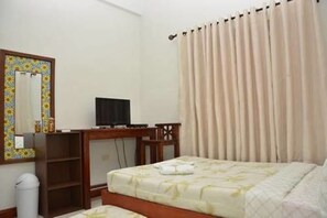 Villa, 4 camere da letto | 4 camere, una cassaforte in camera, una scrivania, Wi-Fi gratuito