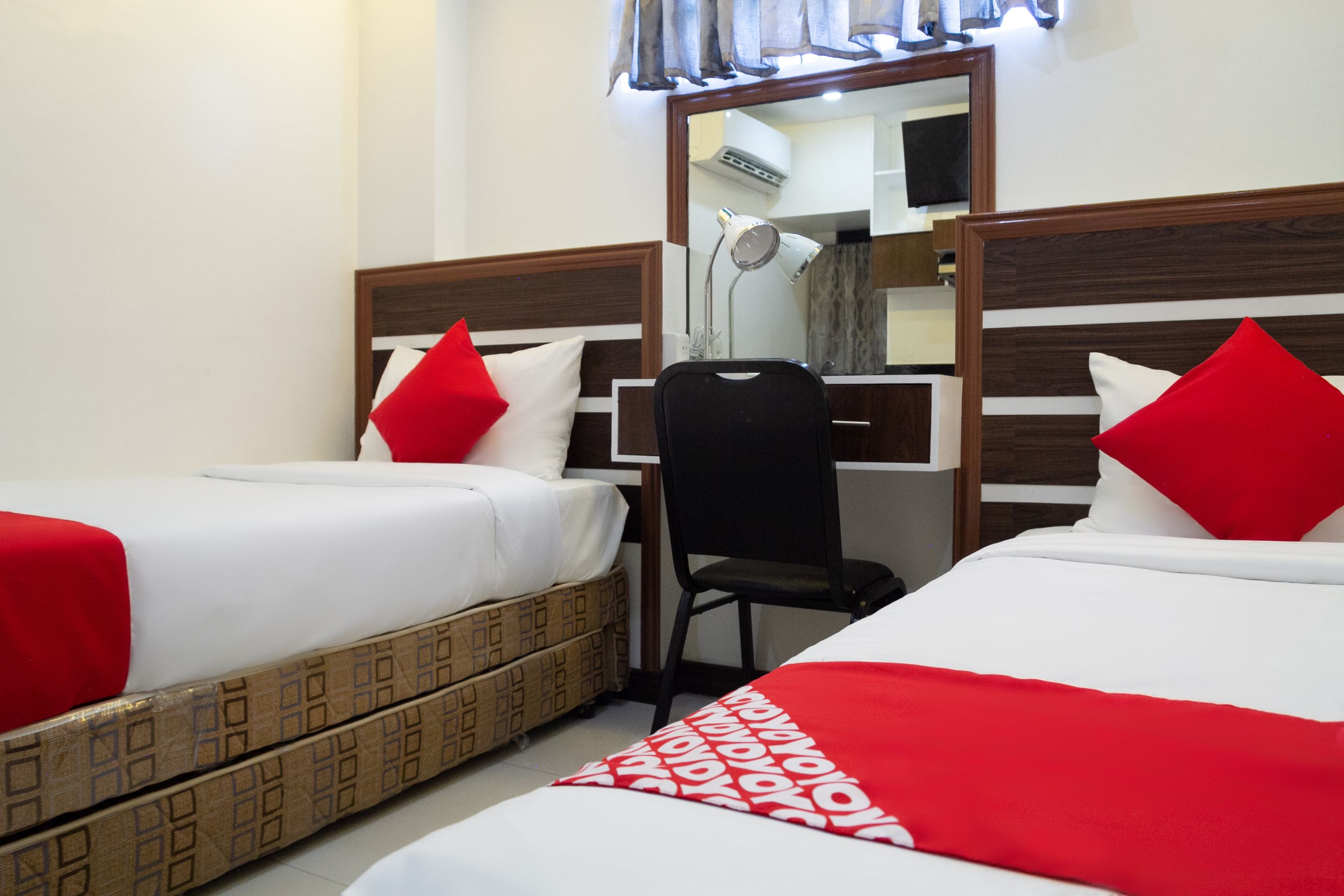 deluxe twin room | free wifi, bed sheets