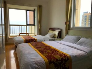 Desk, blackout curtains, free WiFi - Weihai Weizhichuang Seaview Hotel (Weihai)