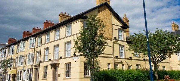 Fachada de la propiedad