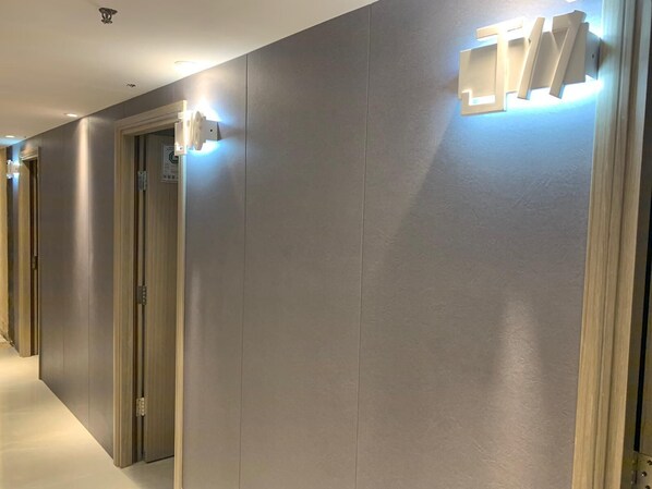 Hallway - J Hotel (Kowloon)