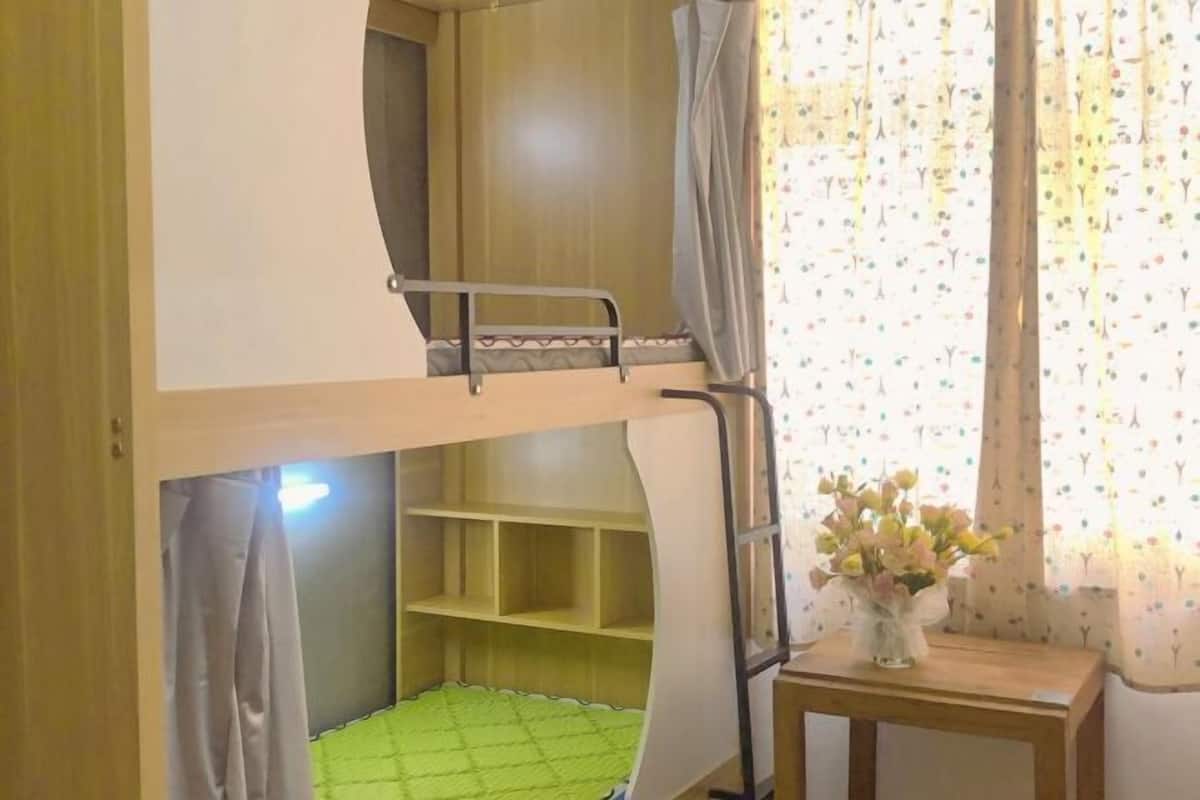 Soundproofing, free WiFi