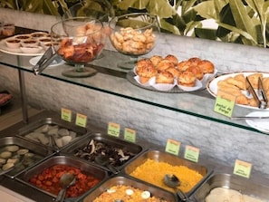 Se sirven desayunos, almuerzos y cenas