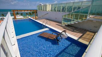 Outdoor pool, pool loungers