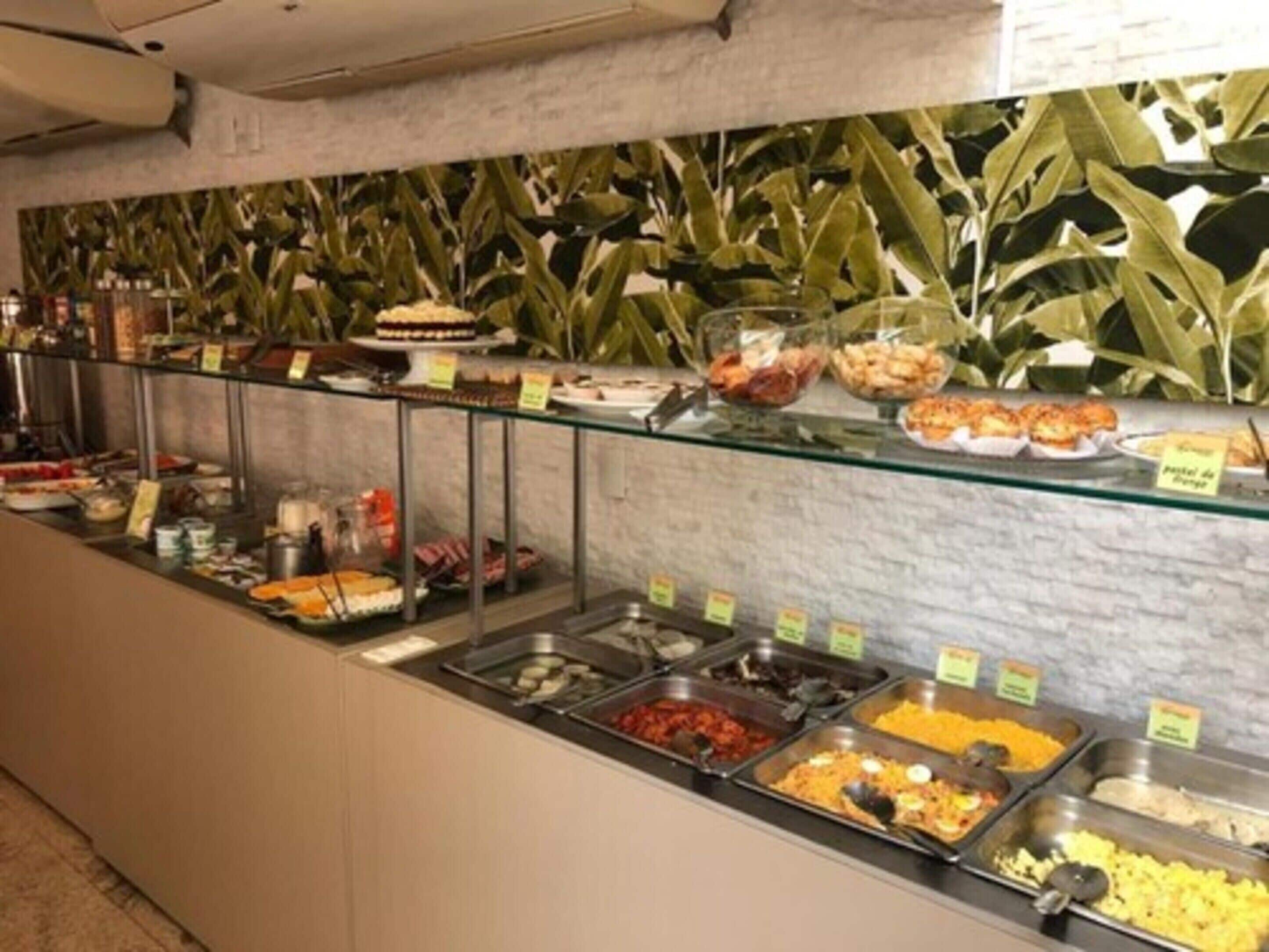 breakfast, lunch and dinner served