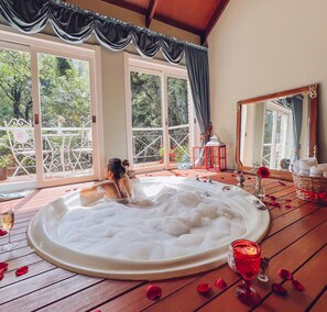 Suite Studio Lune de Miel, 1 grand lit, cheminée (Bordeaux)