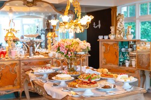 Desayuno buffet incluido todos los días 