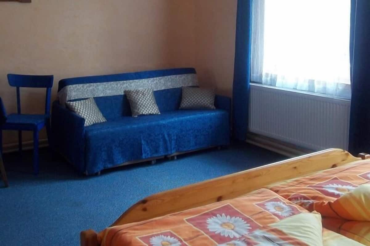 Double or Twin Room (+3 extra beds) | Free cots/infant beds, free WiFi, bed sheets