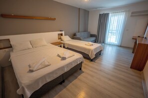 Laptop workspace, soundproofing, free WiFi, bed sheets - Grand Emir Hotel & SPA (Ortaca)