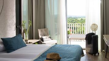 Premium bedding, minibar, in-room safe, desk