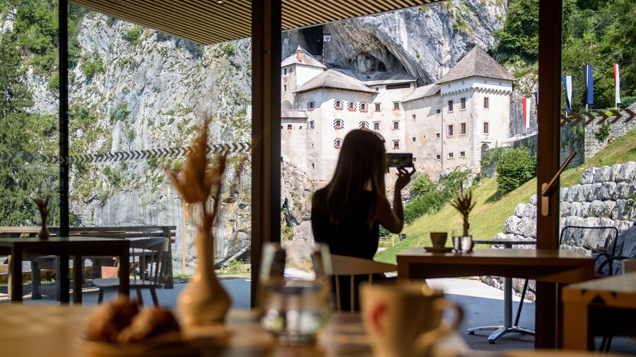 Postojna Cave Hotel Jama