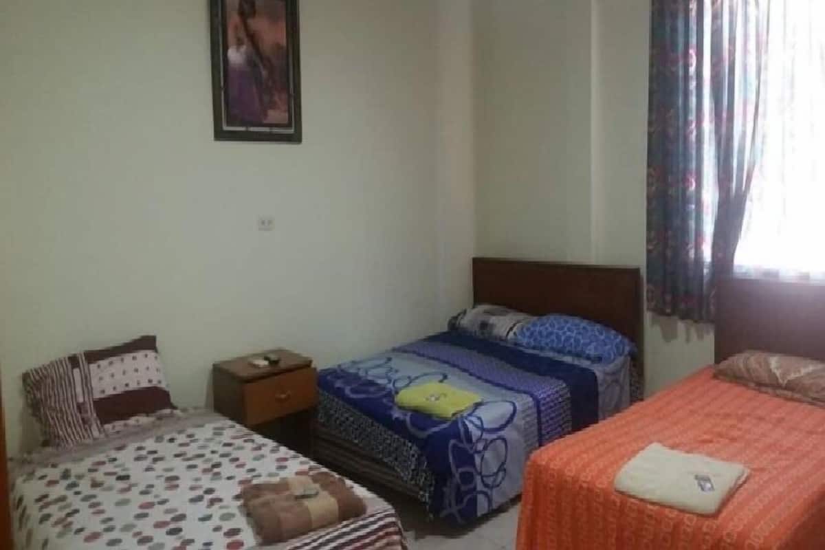 In-room safe, iron/ironing board, free WiFi