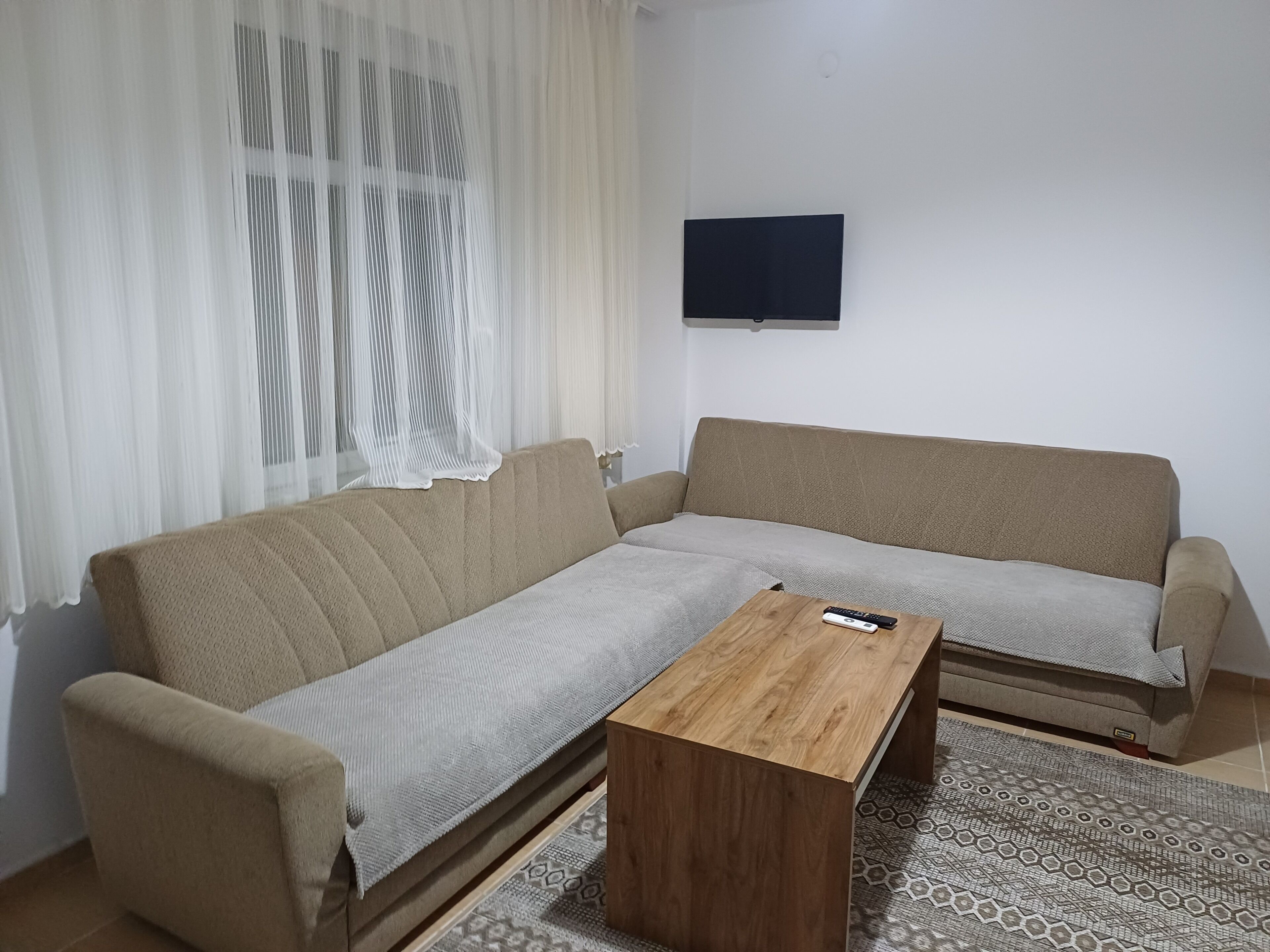 Standard Apartment | Bathroom | Shower, hair dryer, soap, shampoo