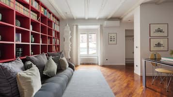 Appartamento con 1 Camera da Letto, Via Rosolino Pilo 14 | Area soggiorno | TV a schermo piatto 40 pollici con canali satellitari, TV