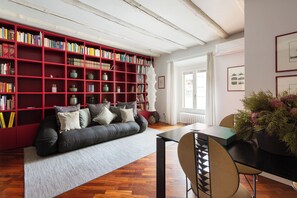 Appartement, 1 chambre (Via Rosolino Pilo 14) | Coin séjour