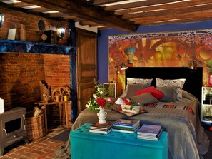 Premium bedding, soundproofing, free cots/infant beds, free WiFi