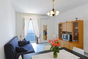 Apartment | Wohnzimmer | Fernseher