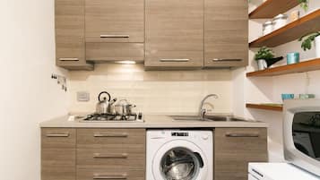 Apartment, 1 Bedroom | Private kitchenette