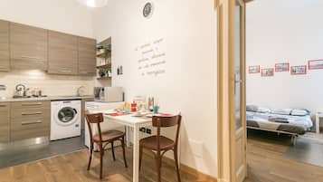 Apartment, 1 Bedroom | Private kitchenette
