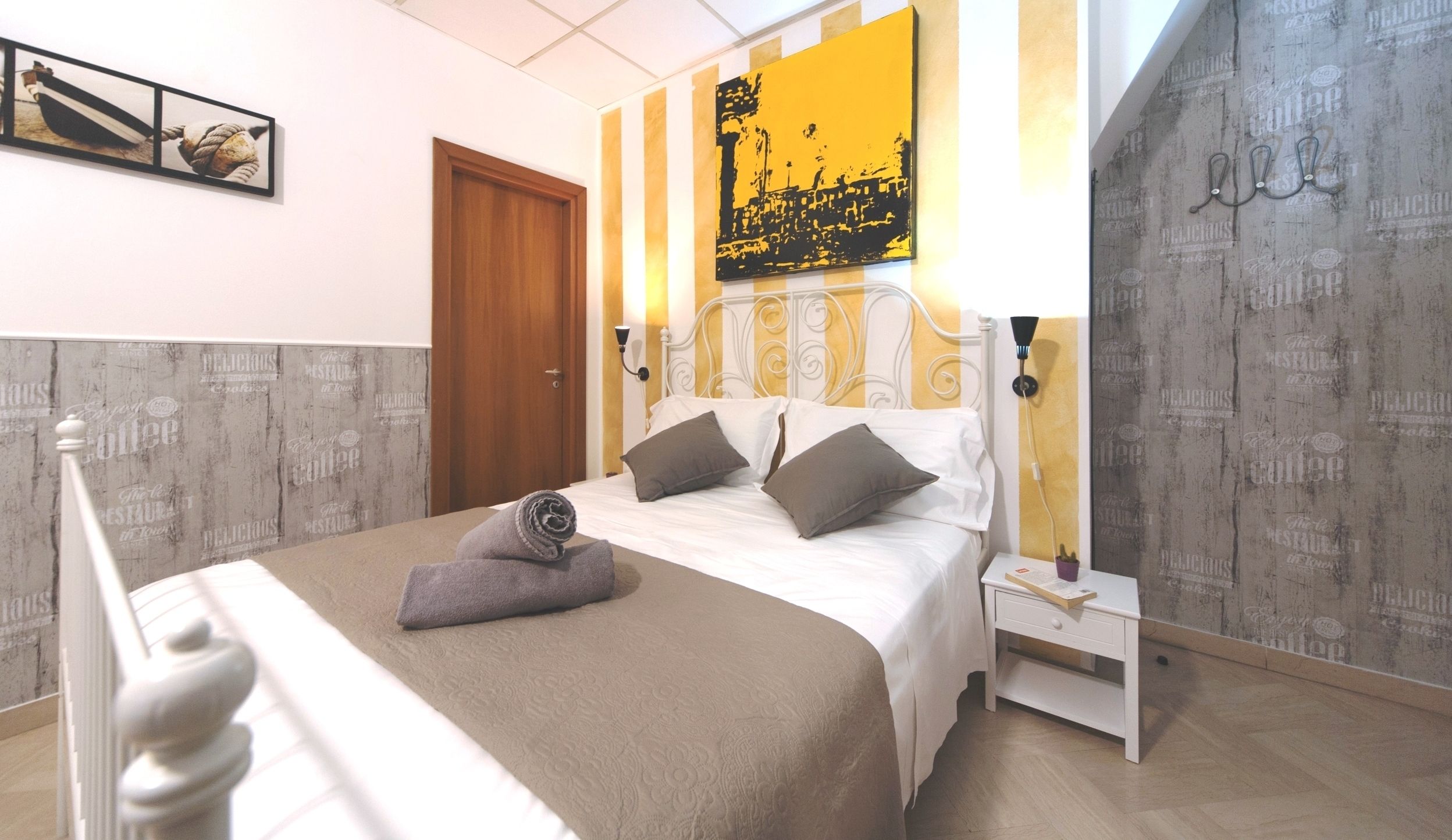 Double Room | Desk, soundproofing, rollaway beds, free WiFi