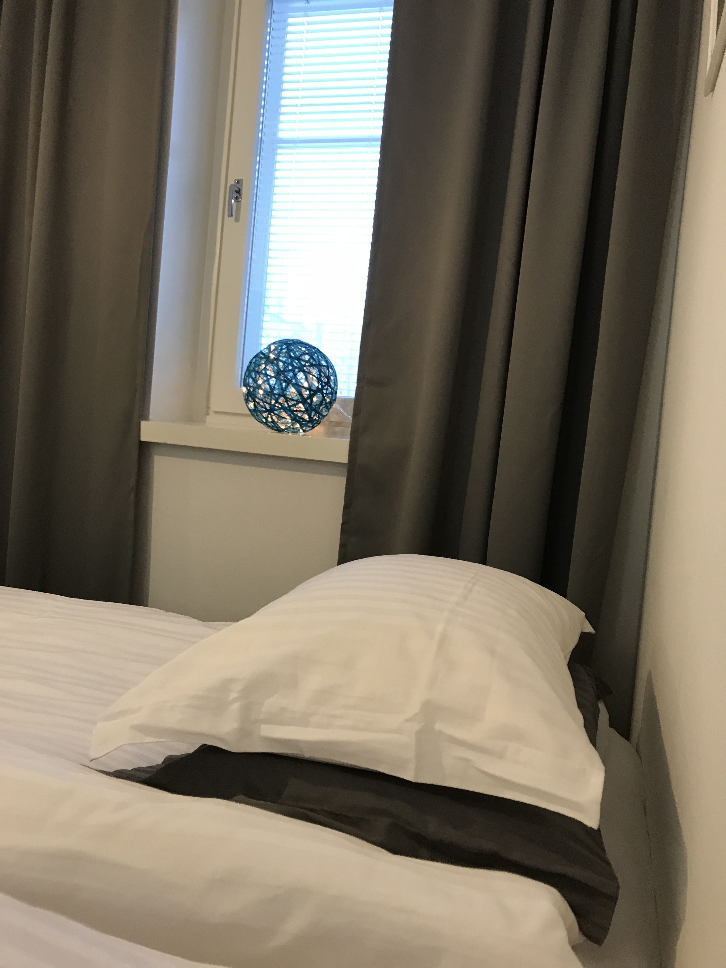 superior apartment | living room | flat-screen tv