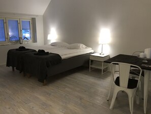 Lägenhet Deluxe | Skrivbord, strykjärn/strykbräda och gratis wi-fi