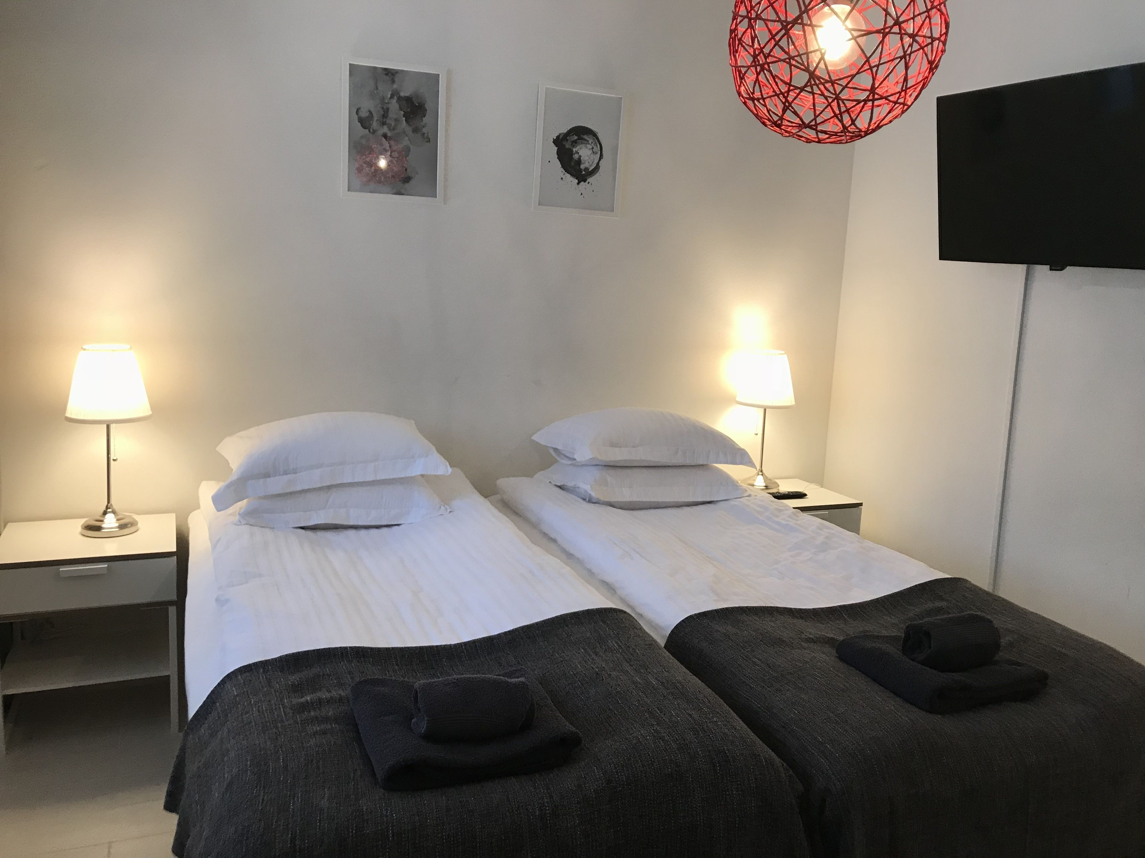 studio | living area | flat-screen tv