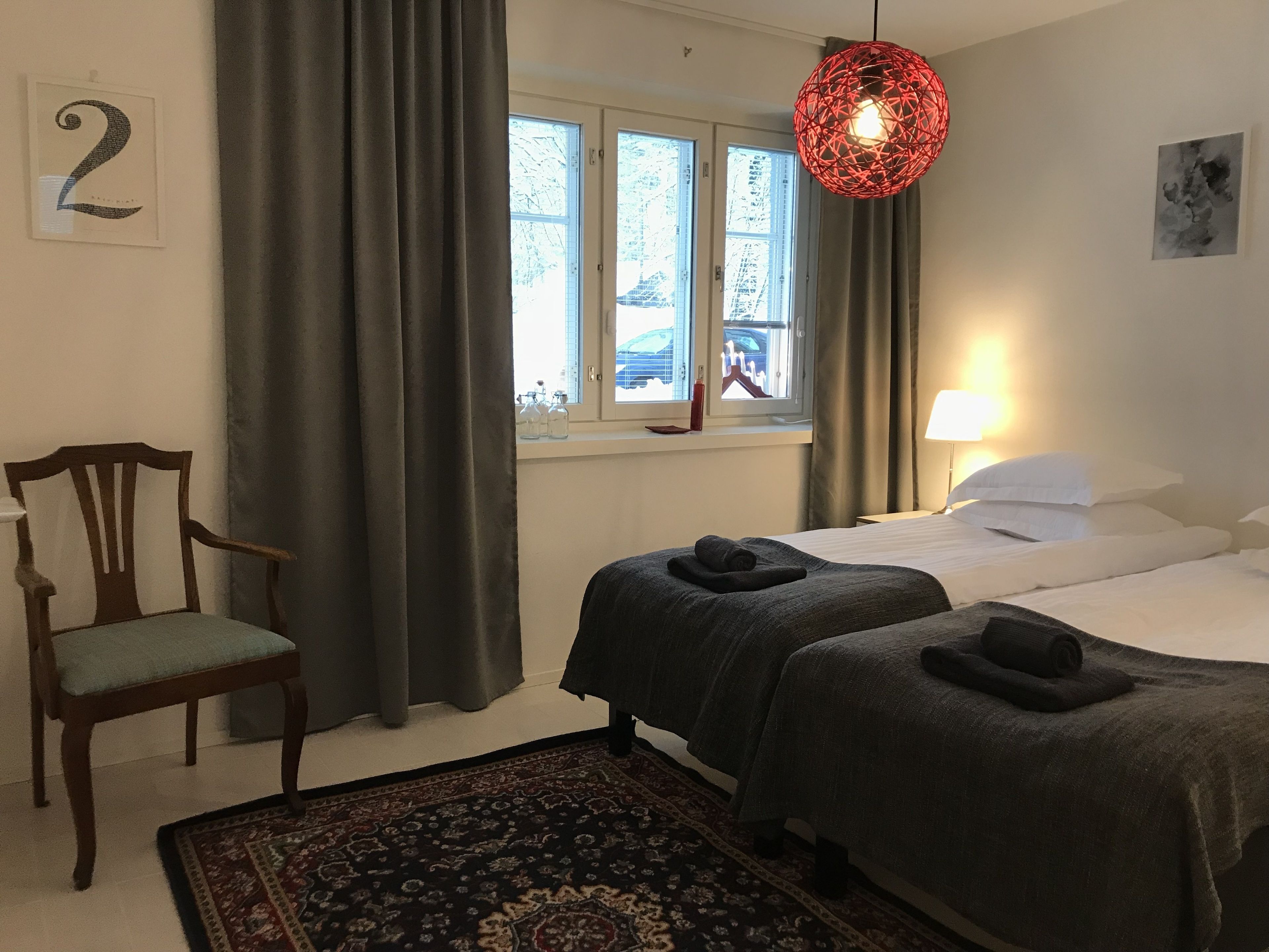 studio | living room | flat-screen tv