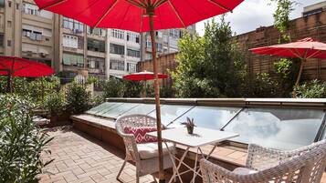 Habitación doble superior, vistas al patio | Vistas al patio