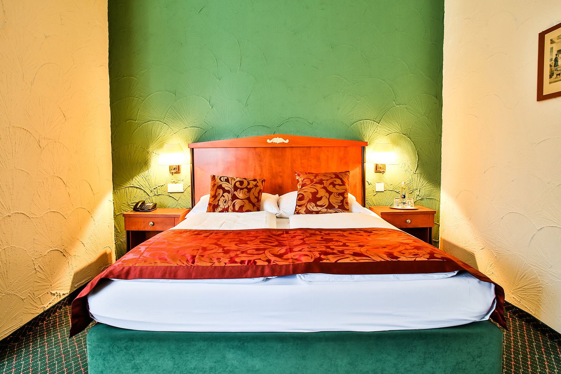 business | 1 bedroom, in-room safe, desk, iron/ironing board