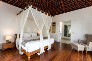 Vila superluxo | 5 quartos, cofres nos quartos, cortinas blackout