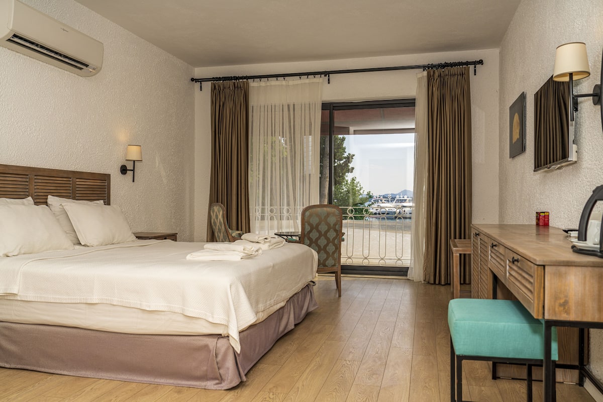 Quarto luxo, vista para a baía (Green) | Roupas de cama premium, frigobar, cofres nos quartos, escrivaninha