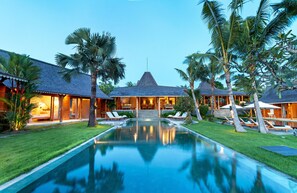 Garden - Mannao Estate by Villa Finder (Kerobokan)