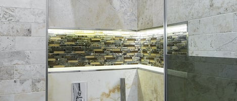 Deluxe-Apartment, 2 Schlafzimmer | Badezimmer | Dusche, kostenlose Toilettenartikel, Haartrockner, Handtücher