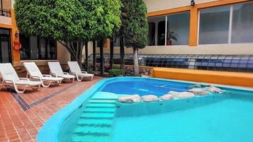 Alberca al aire libre