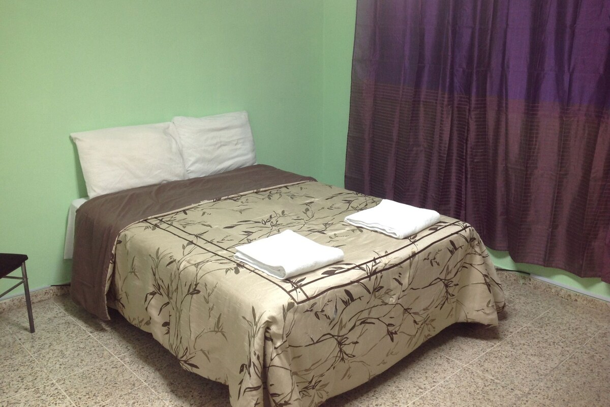 Kamar Double, 1 Tempat Tidur Double, kamar mandi umum | Setrika/meja setrika dan Wi-Fi gratis