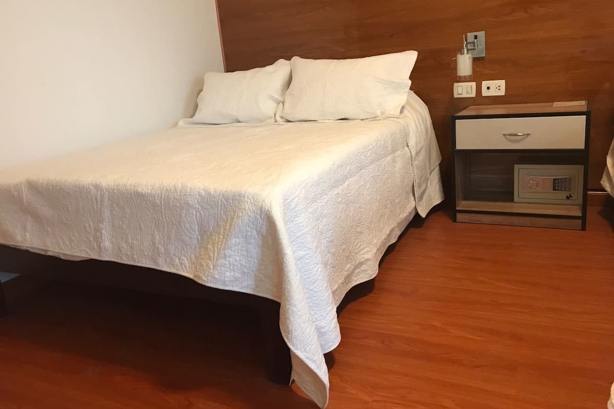 Standard Single Room, Private Bathroom | In-room safe, soundproofing, free WiFi