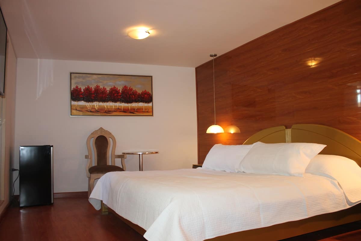Superior Suite, 1 King Bed, Private Bathroom | In-room safe, soundproofing, free WiFi