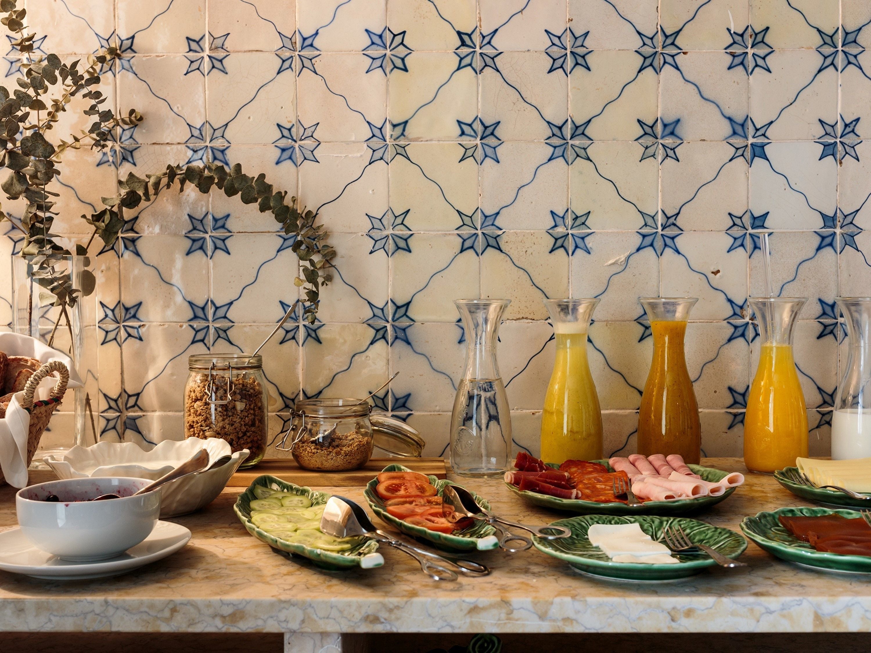 含每日吃到飽早餐