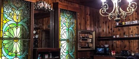 객실 내 식사 공간